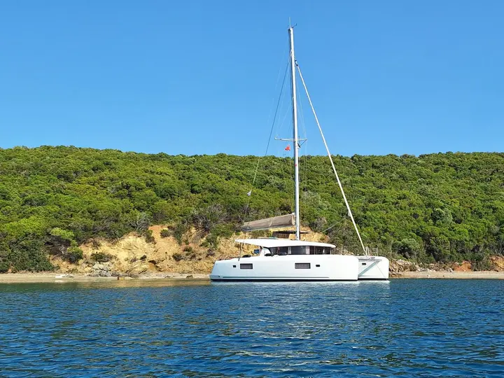 2019 Lagoon 42